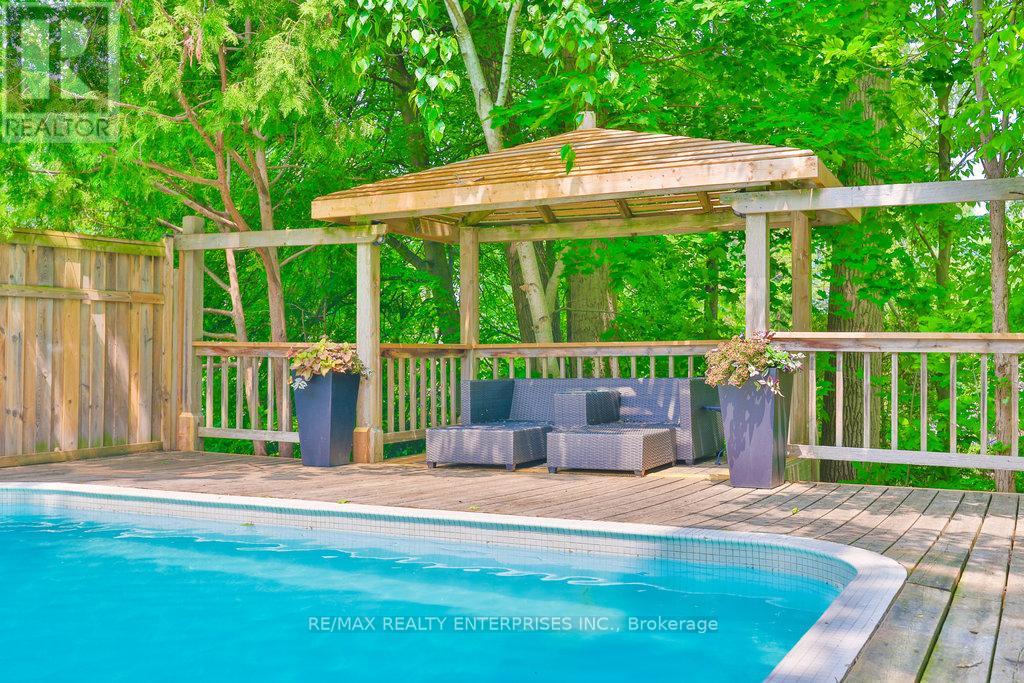 Photo 37 of 1293 Greenoaks Drive, Mississauga ON