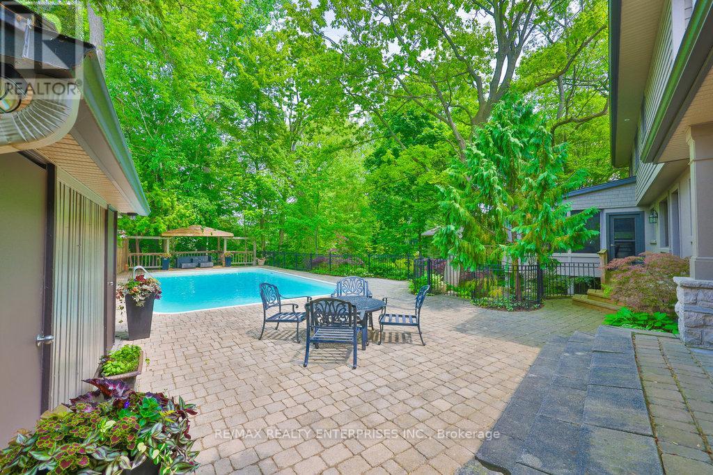 Photo 38 of 1293 Greenoaks Drive, Mississauga ON