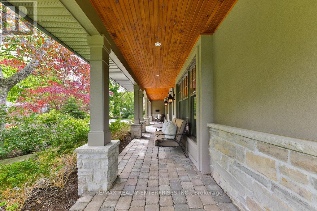 Photo 4 of 1293 Greenoaks Drive, Mississauga ON