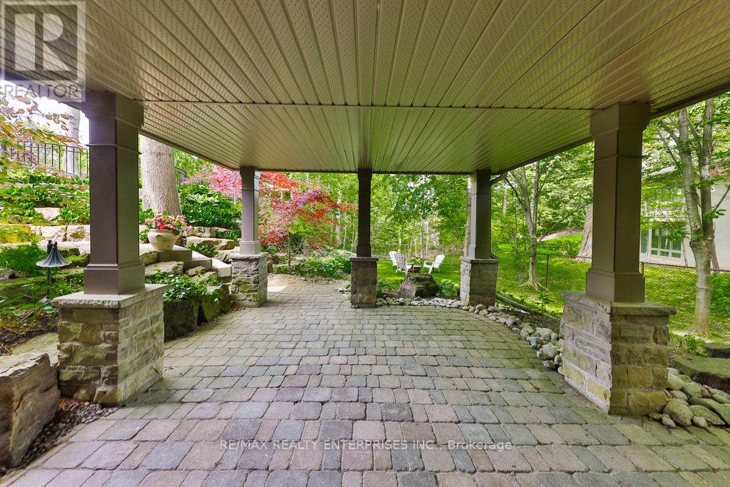 Photo 40 of 1293 Greenoaks Drive, Mississauga ON