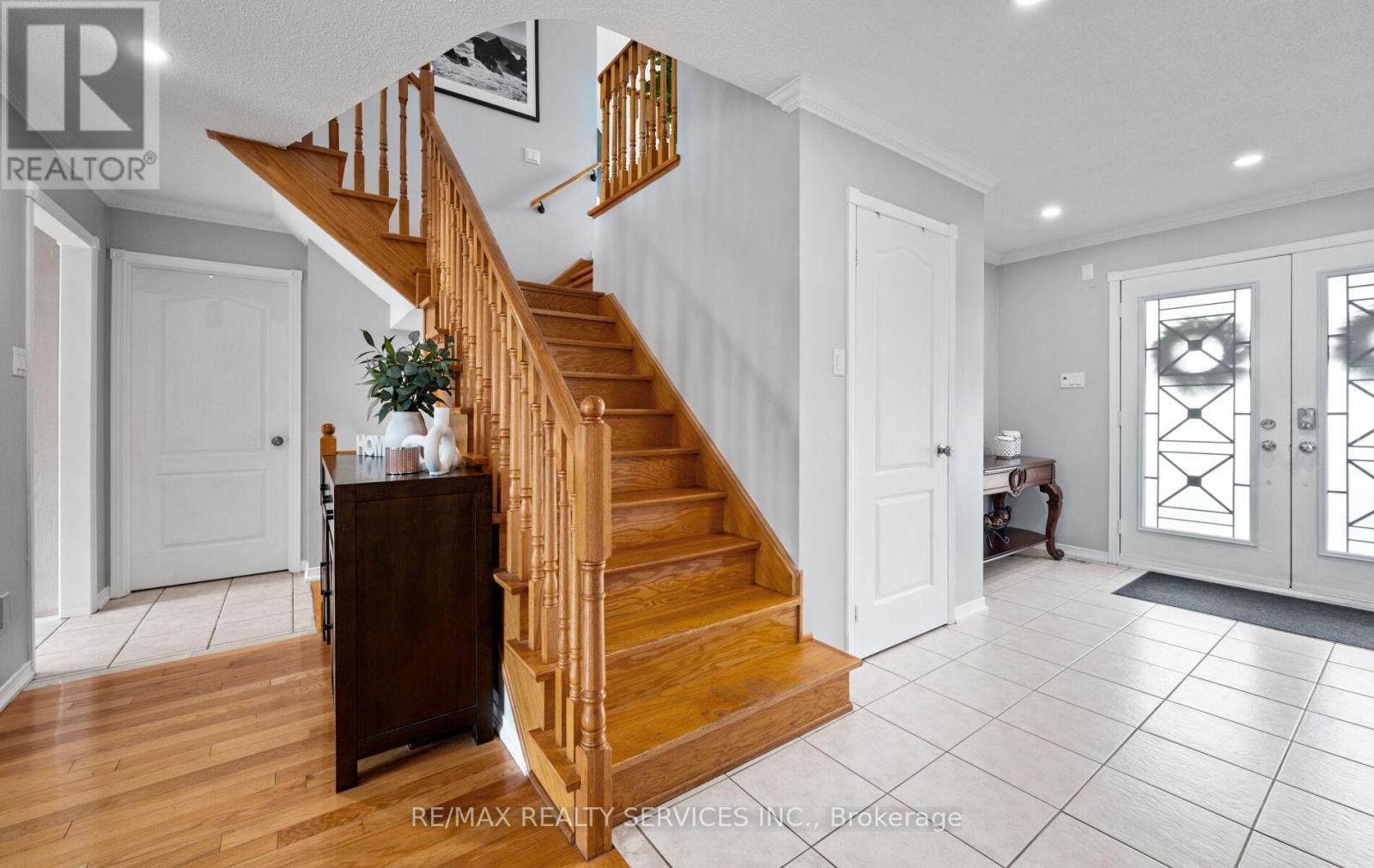 Photo 14 of 45 Briarcroft Road, Brampton ON