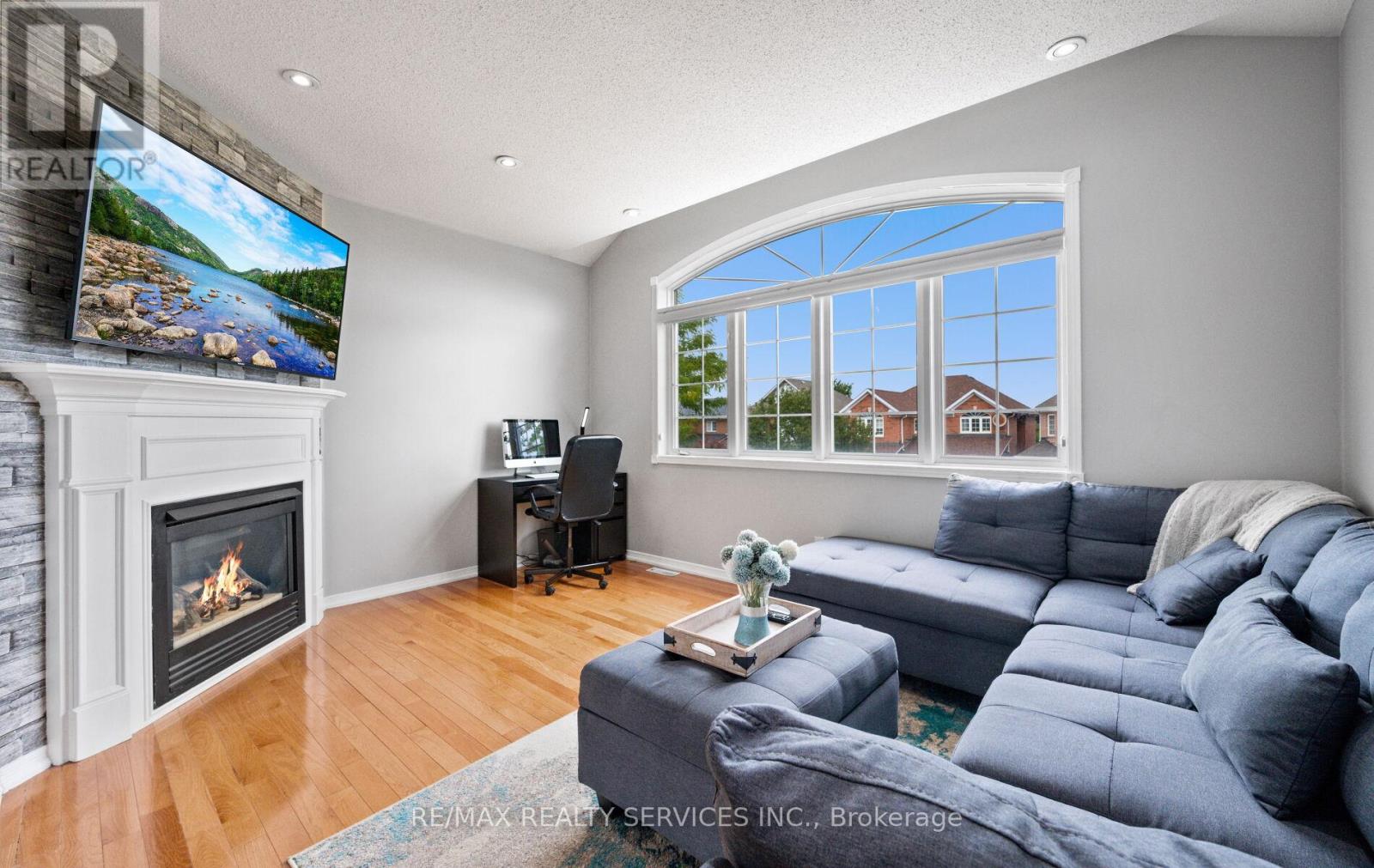 Photo 15 of 45 Briarcroft Road, Brampton ON