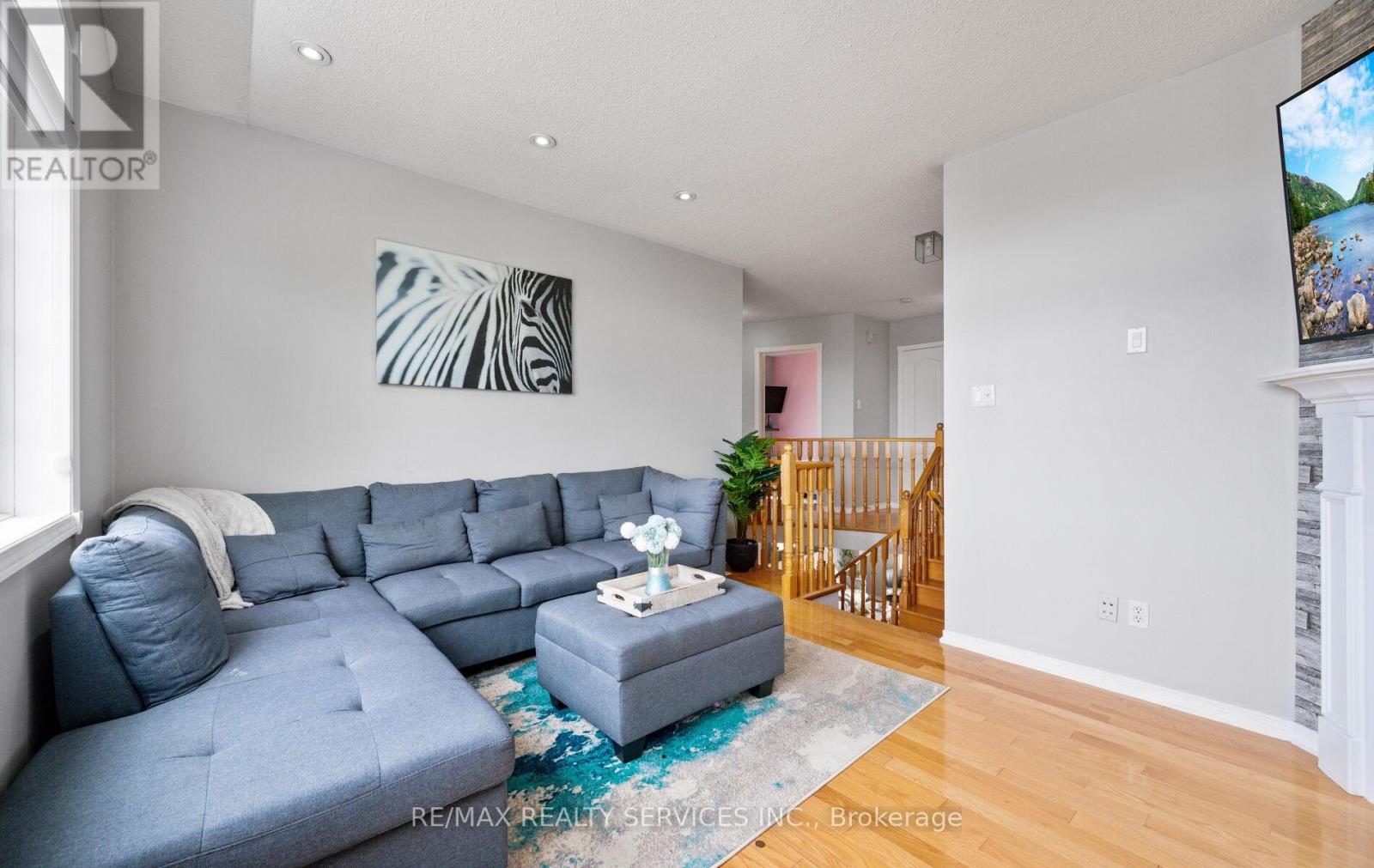 Photo 16 of 45 Briarcroft Road, Brampton ON