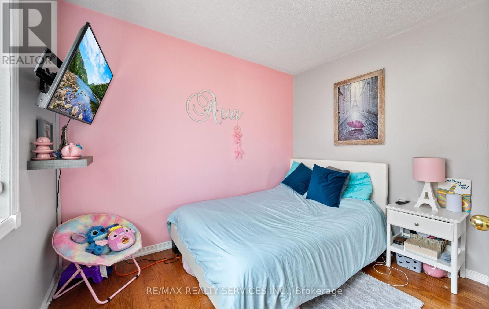 Photo 23 of 45 Briarcroft Road, Brampton ON