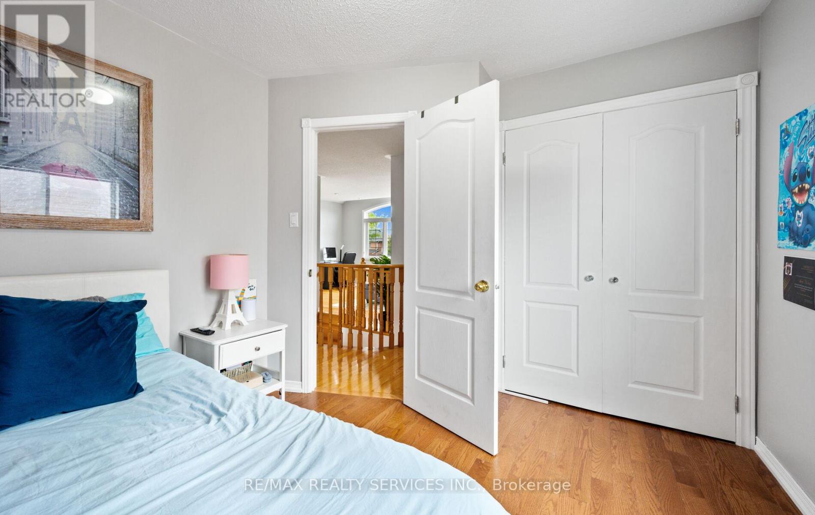 Photo 24 of 45 Briarcroft Road, Brampton ON