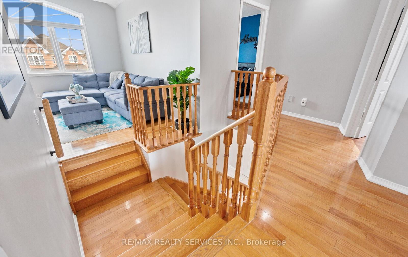 Photo 25 of 45 Briarcroft Road, Brampton ON