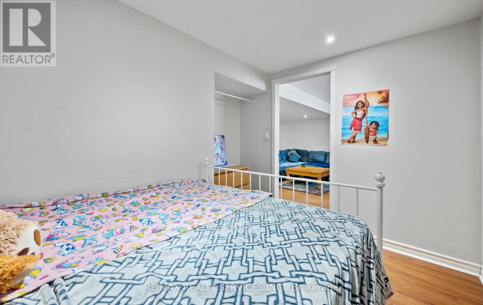 Photo 31 of 45 Briarcroft Road, Brampton ON