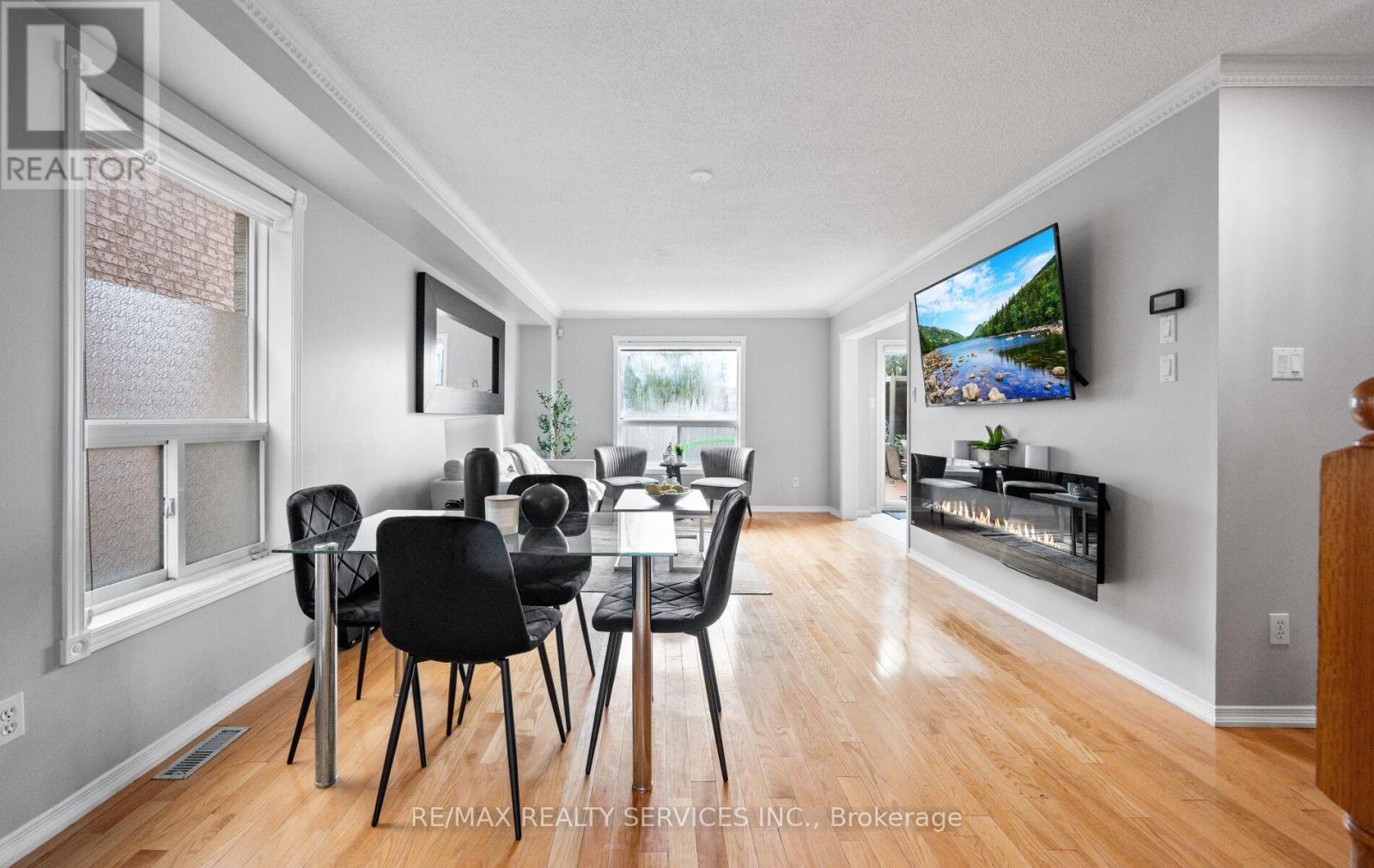 Photo 6 of 45 Briarcroft Road, Brampton ON