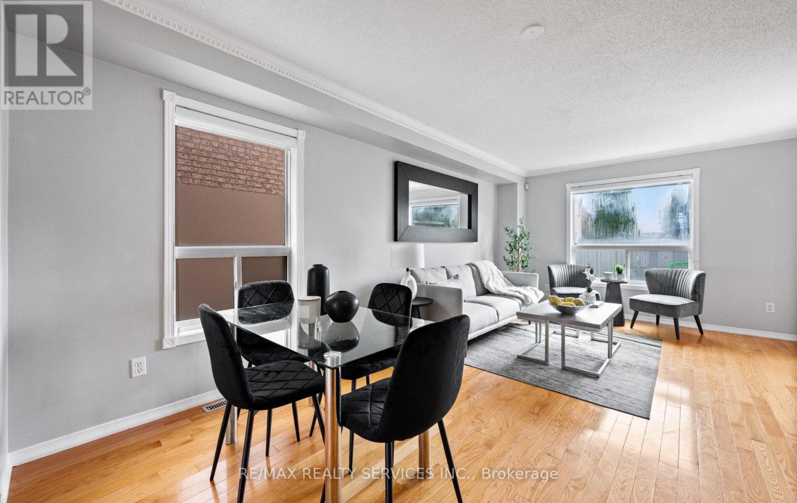 Photo 7 of 45 Briarcroft Road, Brampton ON