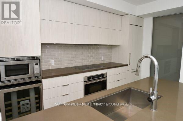 Photo 4 of 801 110 Marine Parade Drive, Toronto ON