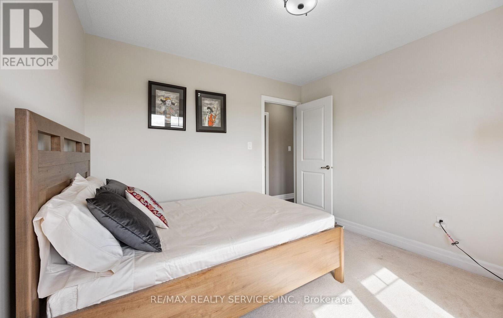 Photo 27 of 182 Tysonville Circle, Brampton ON