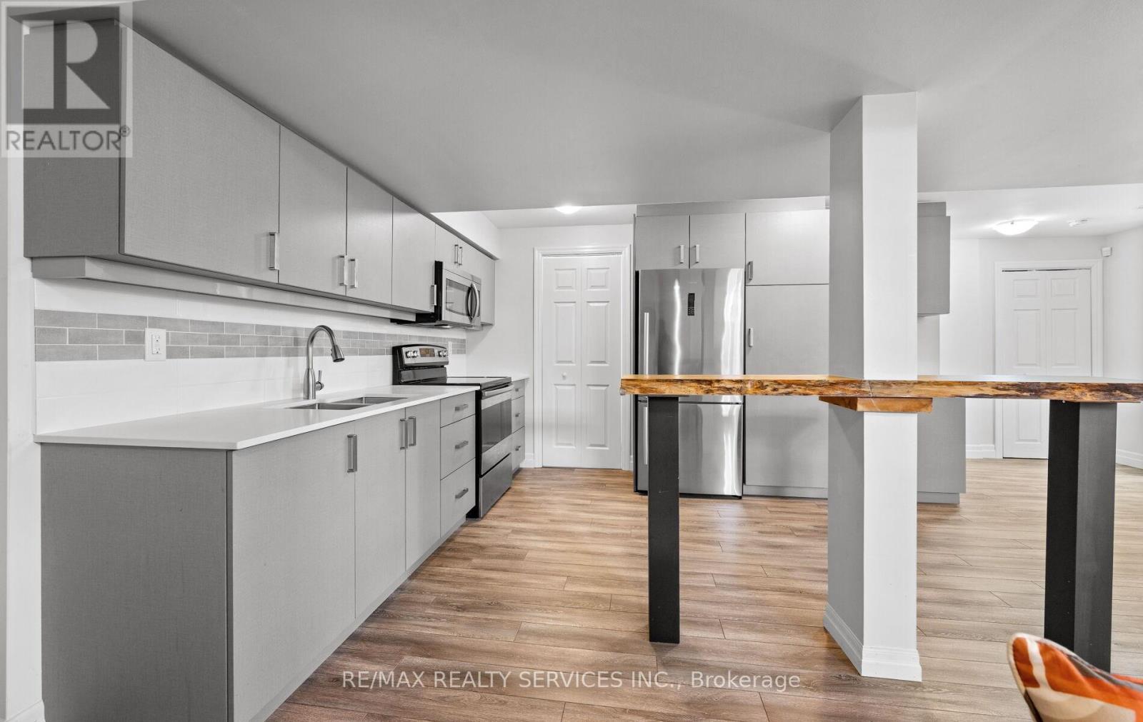 Photo 32 of 182 Tysonville Circle, Brampton ON