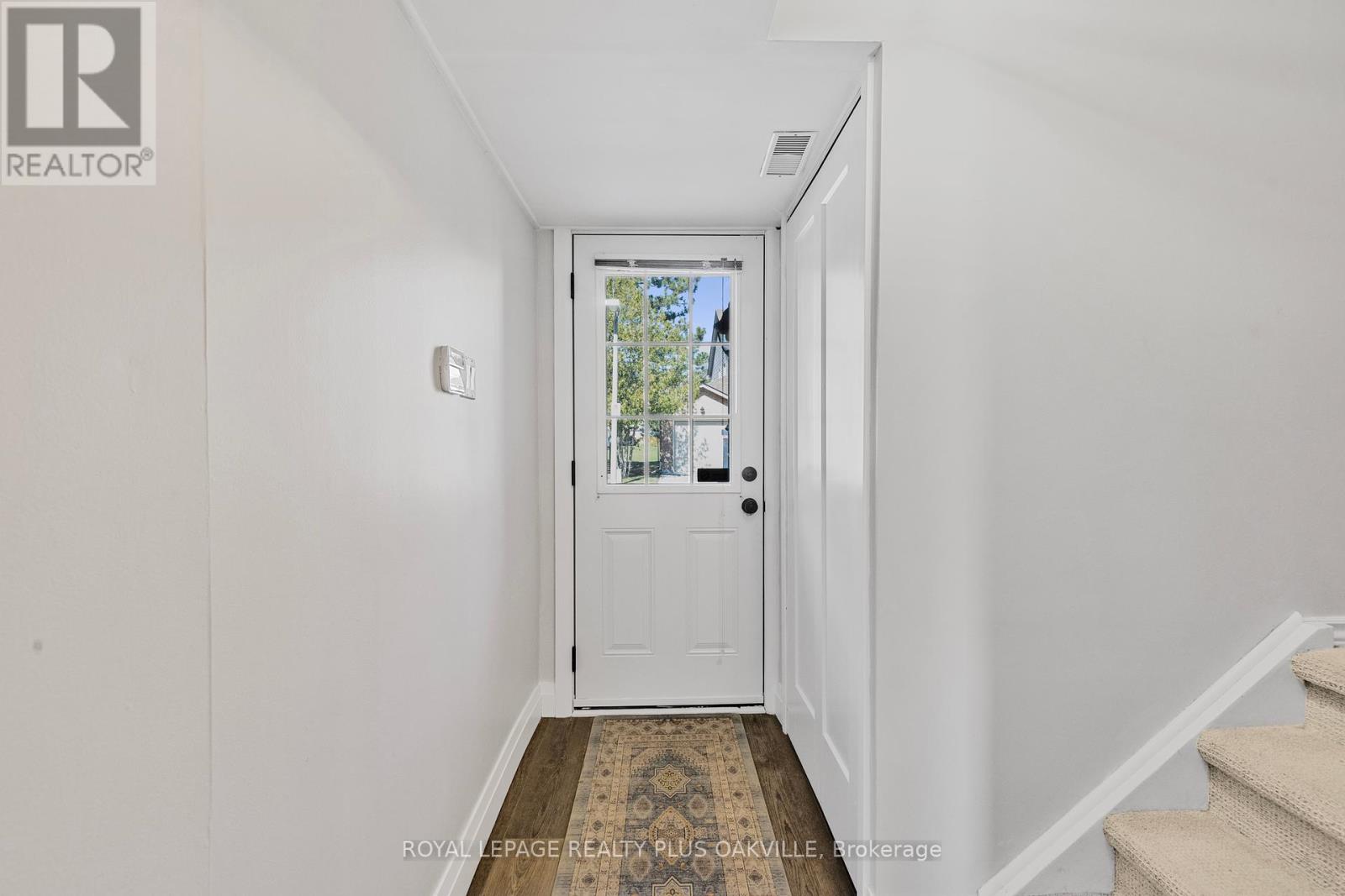 Photo 20 of 34 2272 Mowat Avenue, Oakville ON
