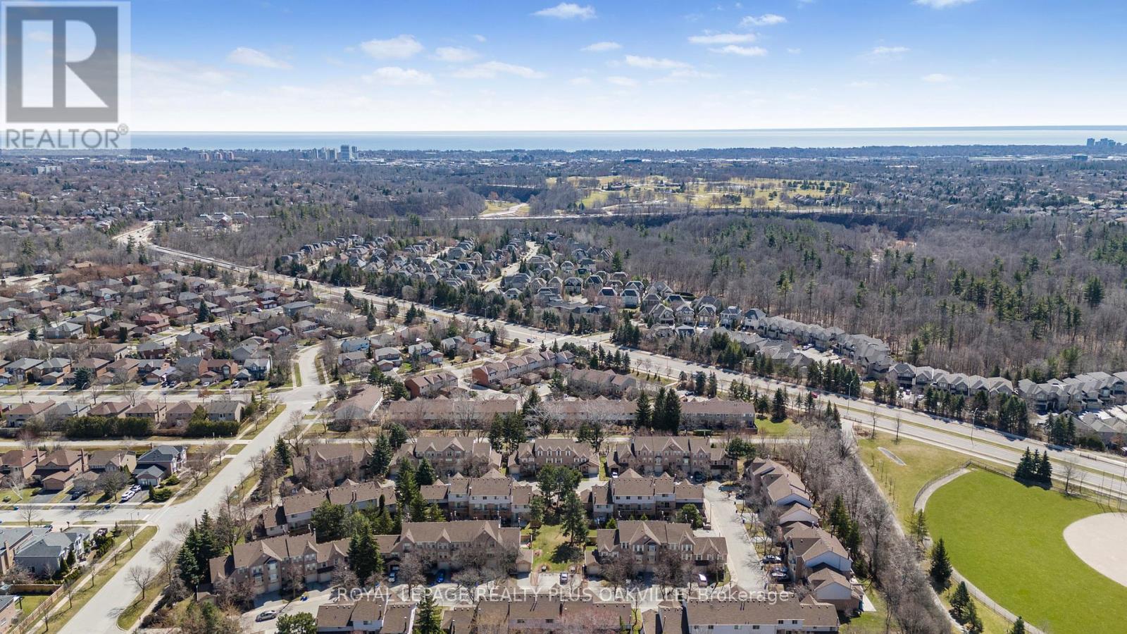 Photo 33 of 34 2272 Mowat Avenue, Oakville ON