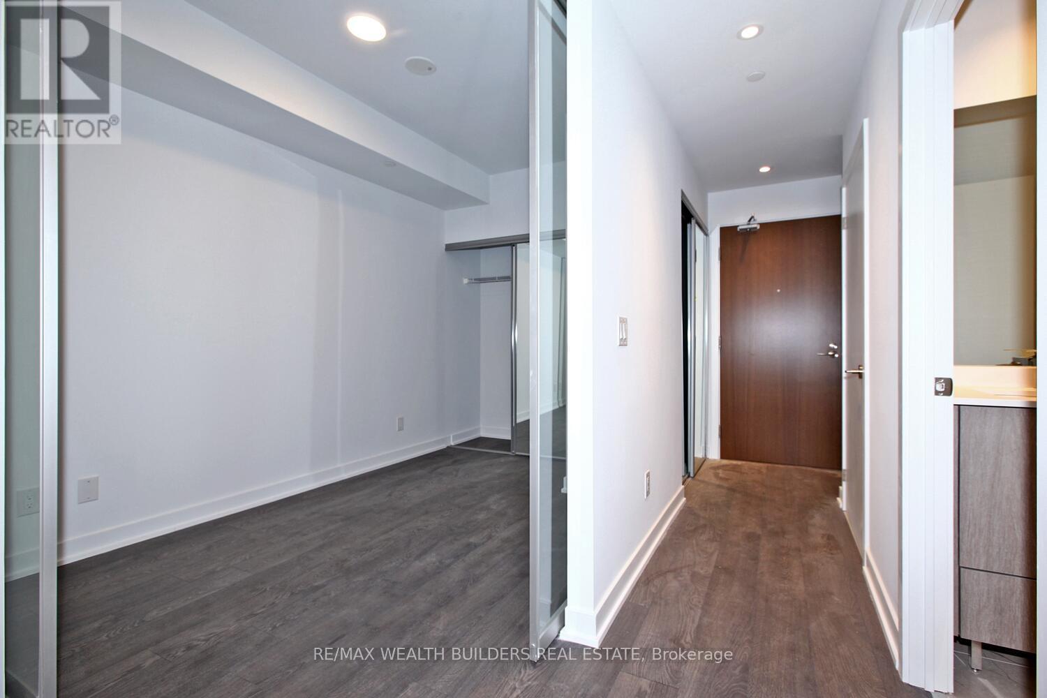 Photo 2 of 3505 1928 Lakeshore Boulevard W, Toronto ON