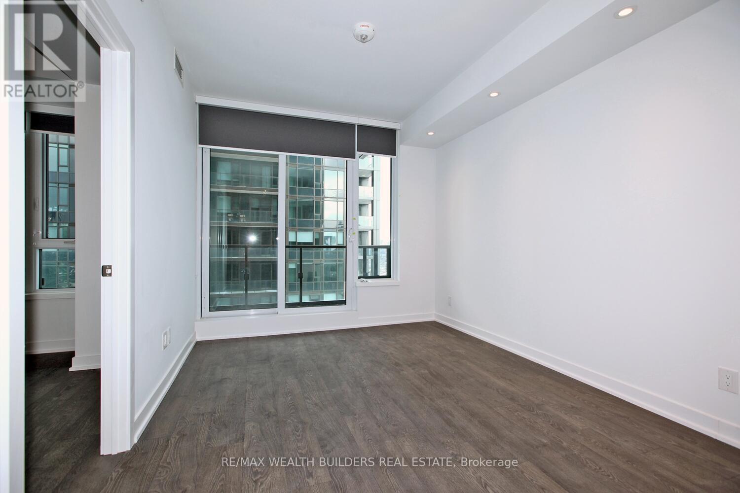 Photo 4 of 3505 1928 Lakeshore Boulevard W, Toronto ON