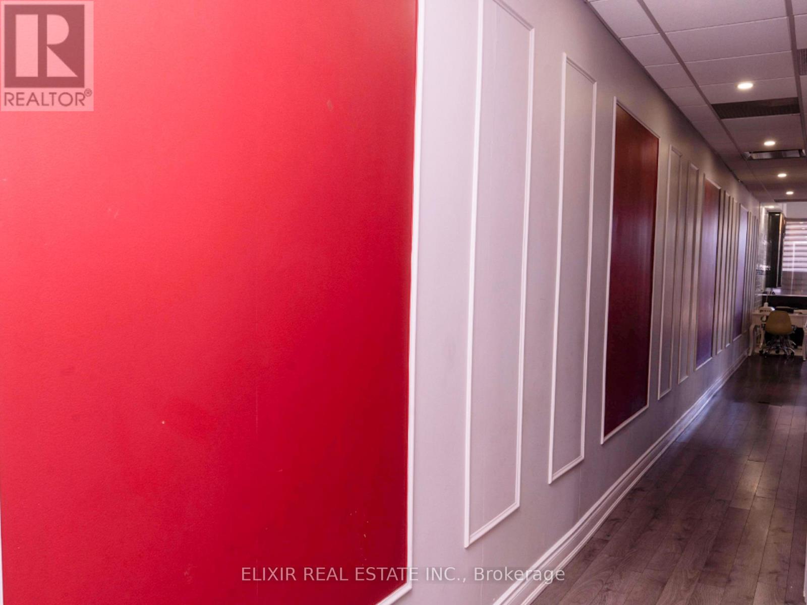 Photo 21 of 39 Queen Street N, Mississauga ON