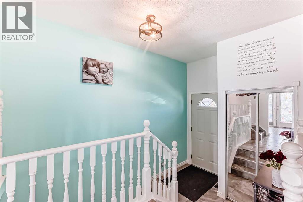 Photo 7 of 5023 Whitehorn Drive Ne, Calgary AB