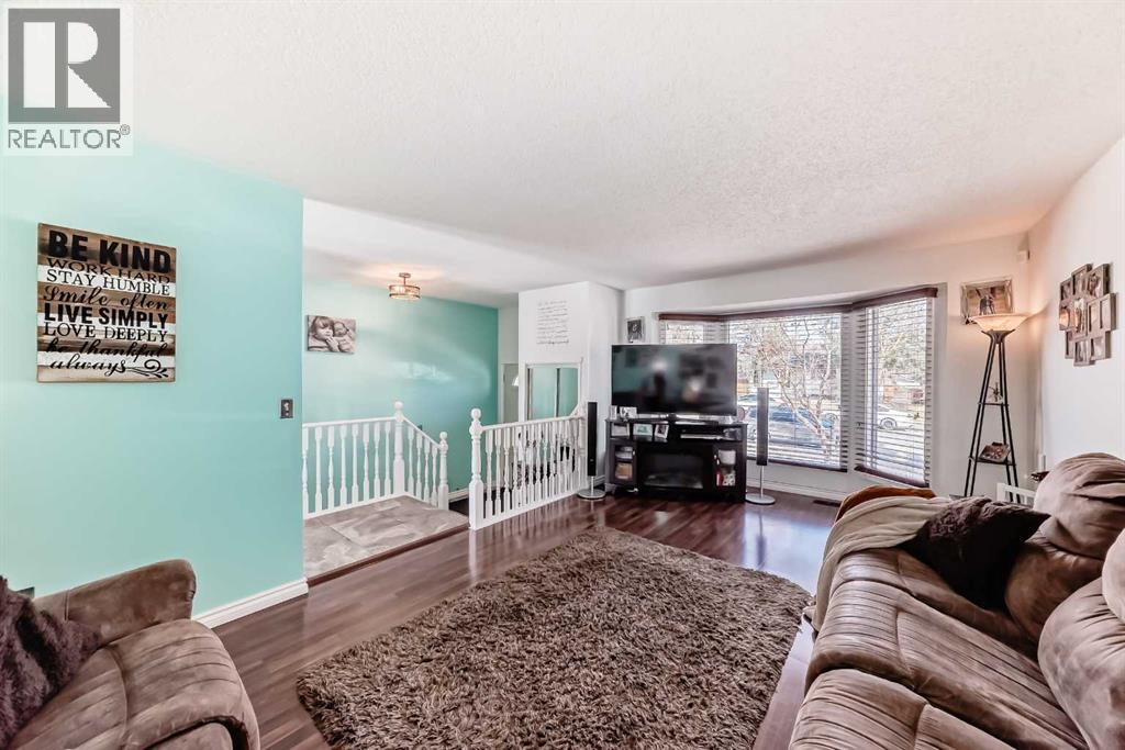 Photo 19 of 5023 Whitehorn Drive Ne, Calgary AB