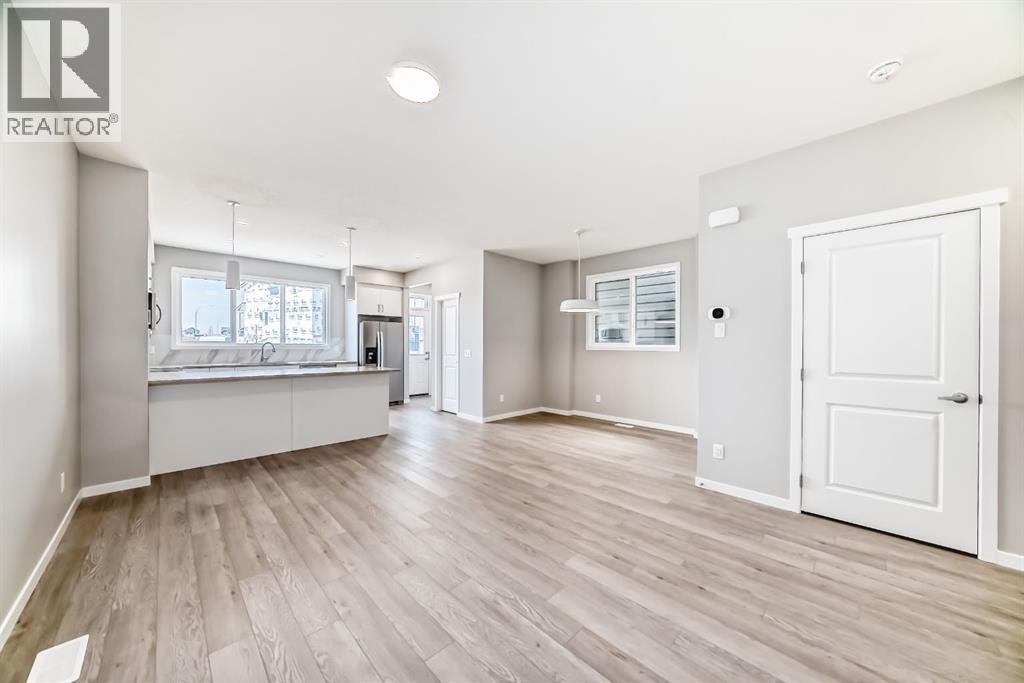 Photo 11 of 103 Magnolia Street Se, Calgary AB