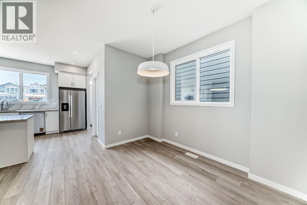 Photo 15 of 103 Magnolia Street Se, Calgary AB
