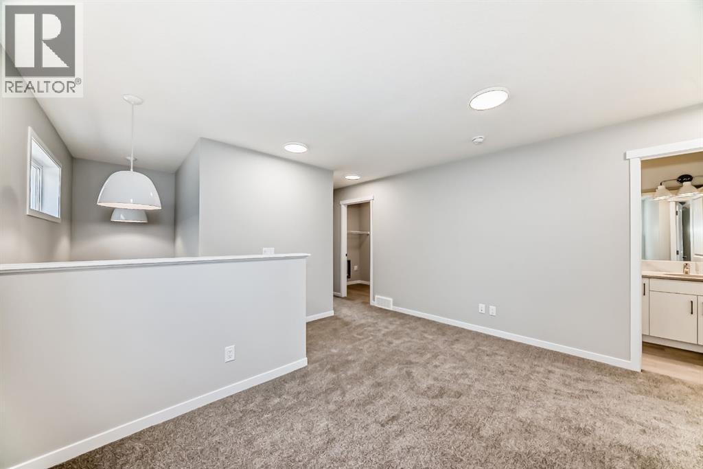 Photo 37 of 103 Magnolia Street Se, Calgary AB
