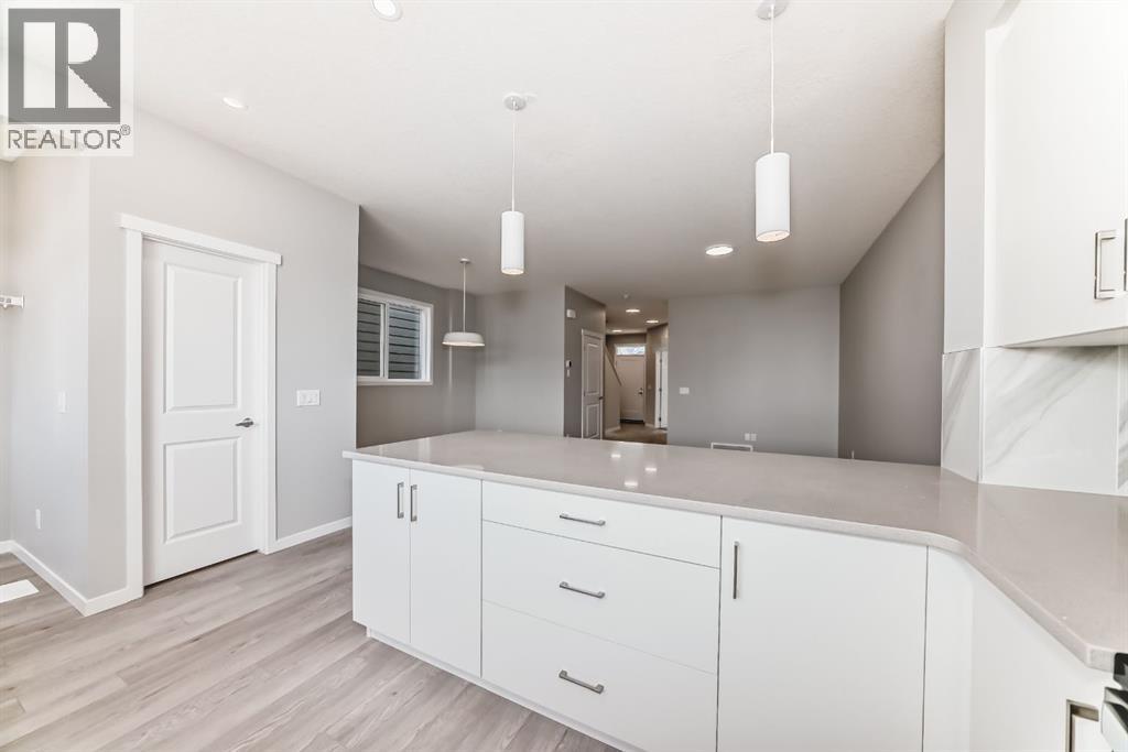 Photo 9 of 103 Magnolia Street Se, Calgary AB
