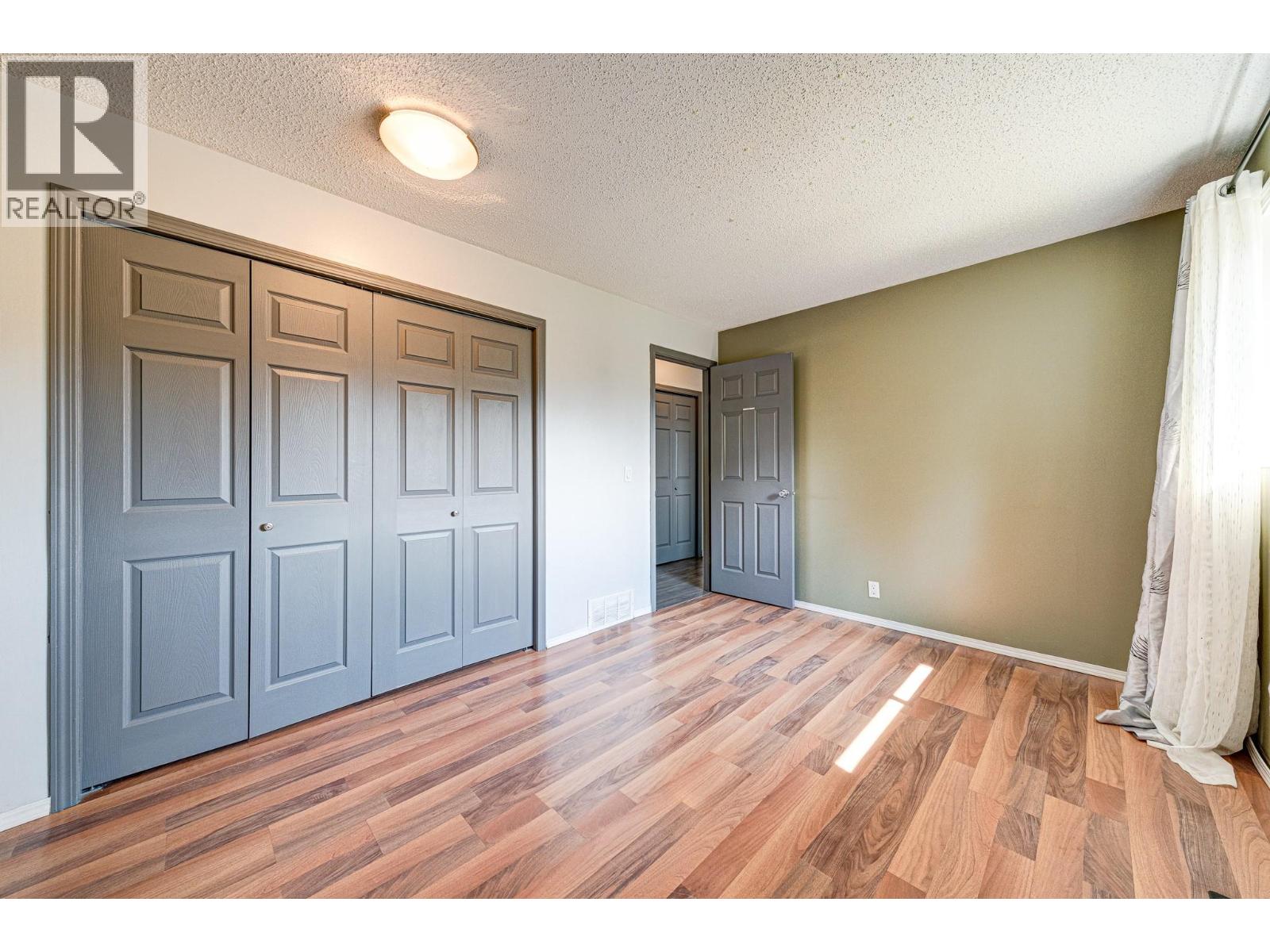 Photo 20 of 732 Balmer Crescent, Elkford BC