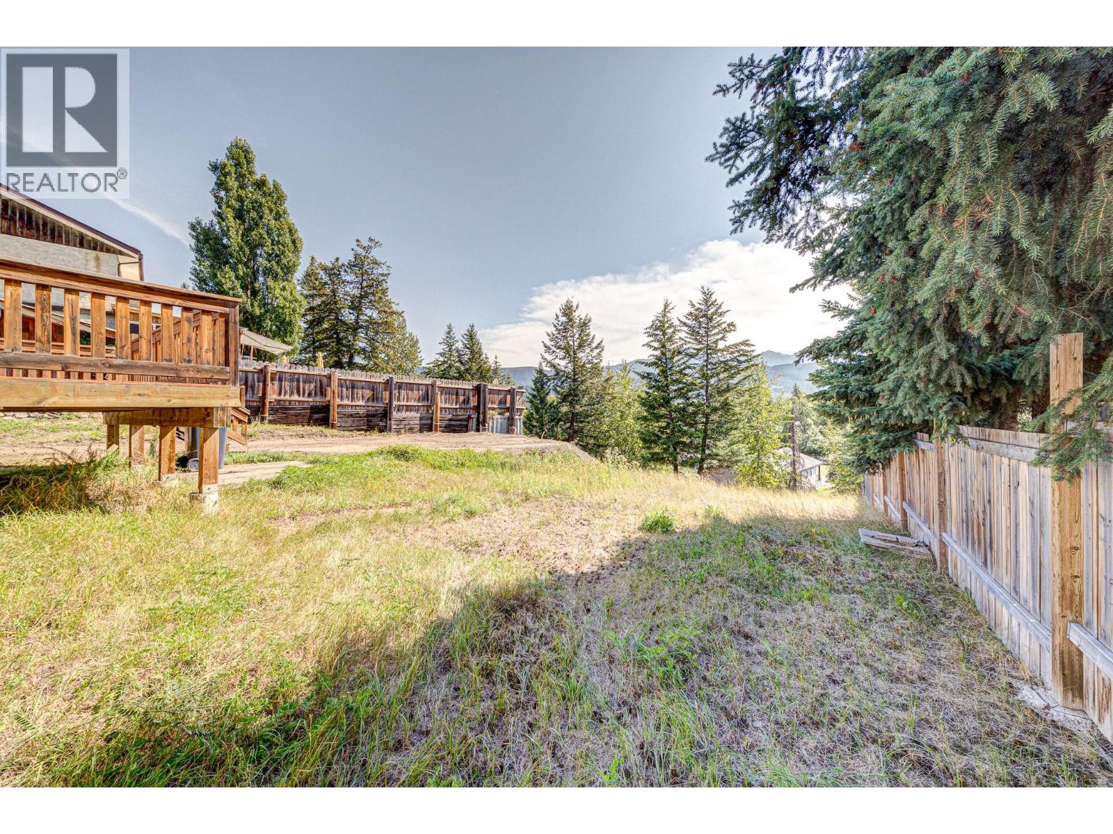Photo 36 of 732 Balmer Crescent, Elkford BC