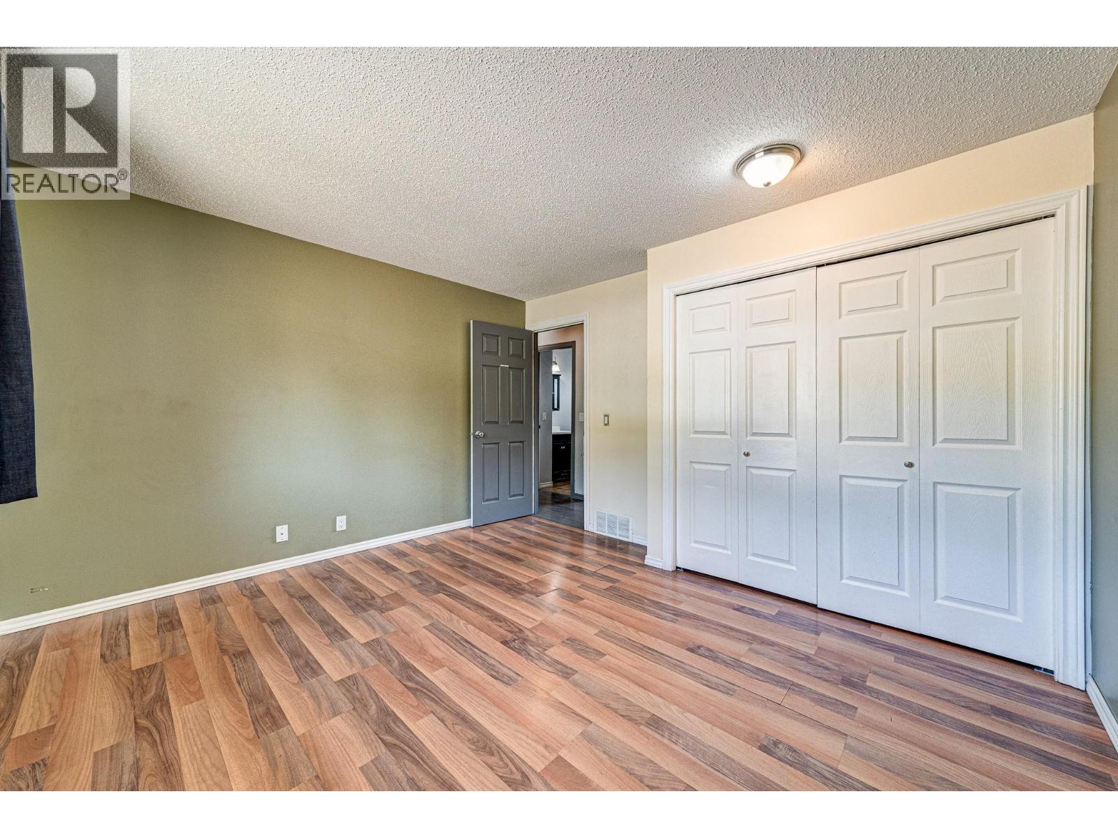 Photo 18 of 732 Balmer Crescent, Elkford BC