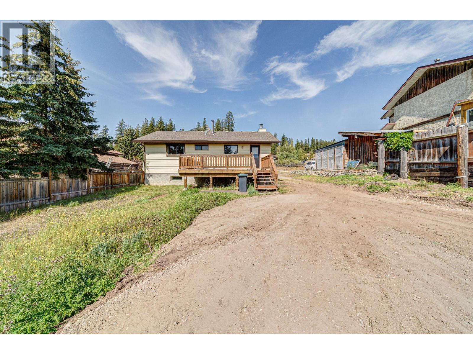 Photo 38 of 732 Balmer Crescent, Elkford BC