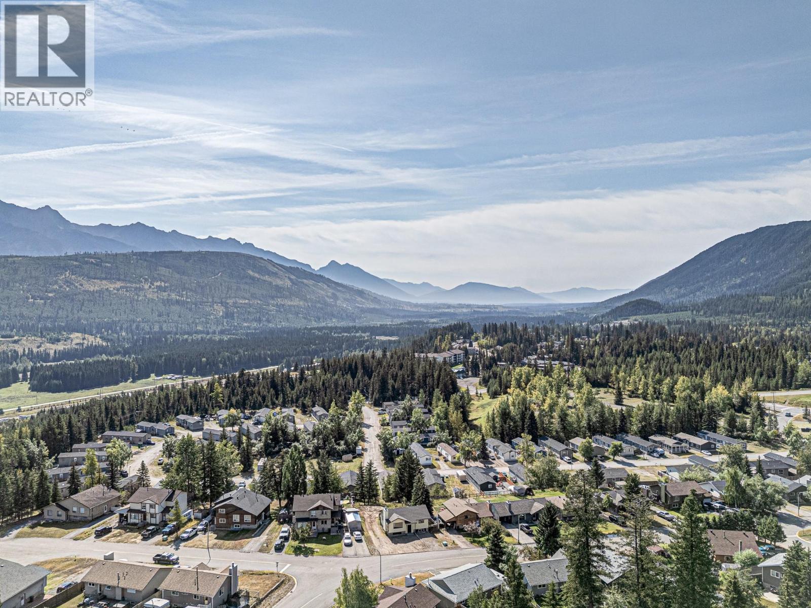 Photo 62 of 732 Balmer Crescent, Elkford BC