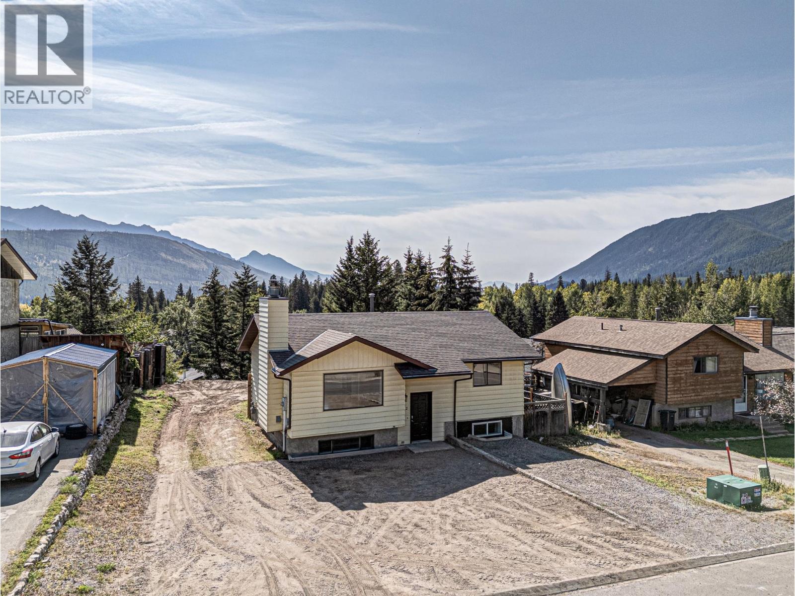 Photo 50 of 732 Balmer Crescent, Elkford BC