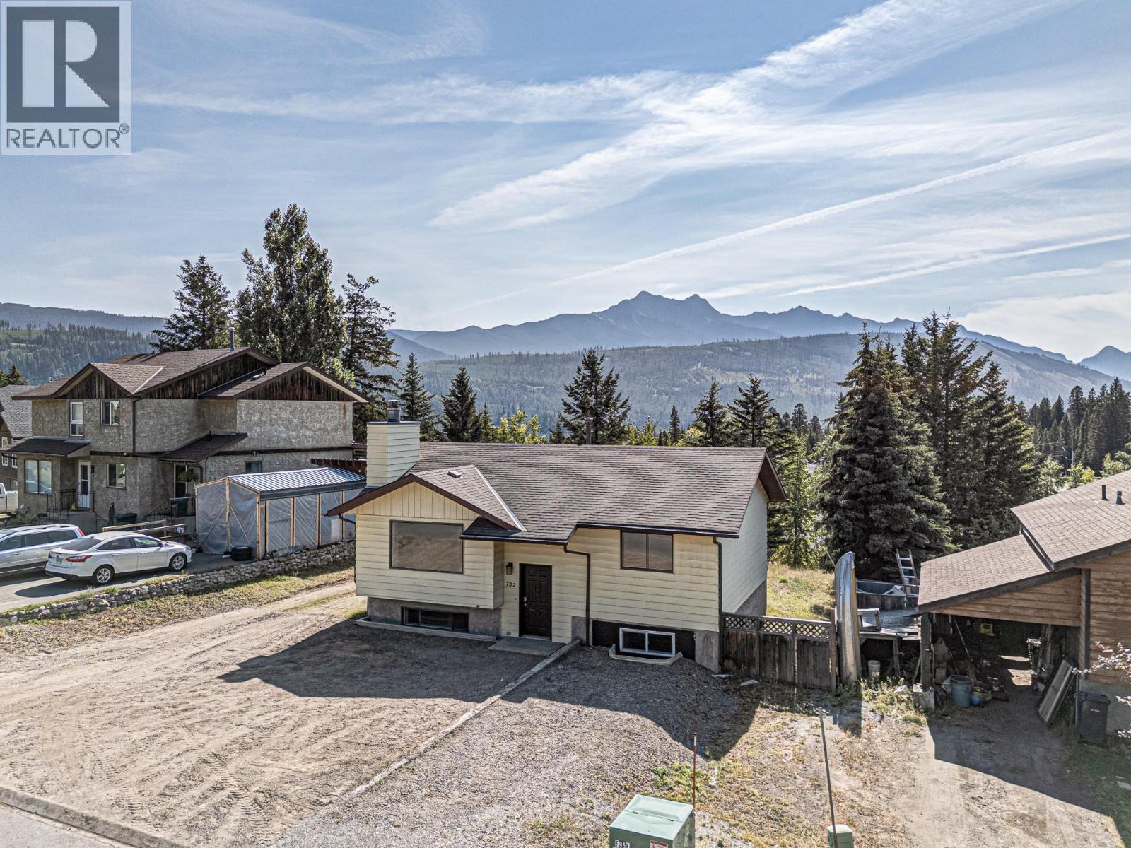 Photo 51 of 732 Balmer Crescent, Elkford BC