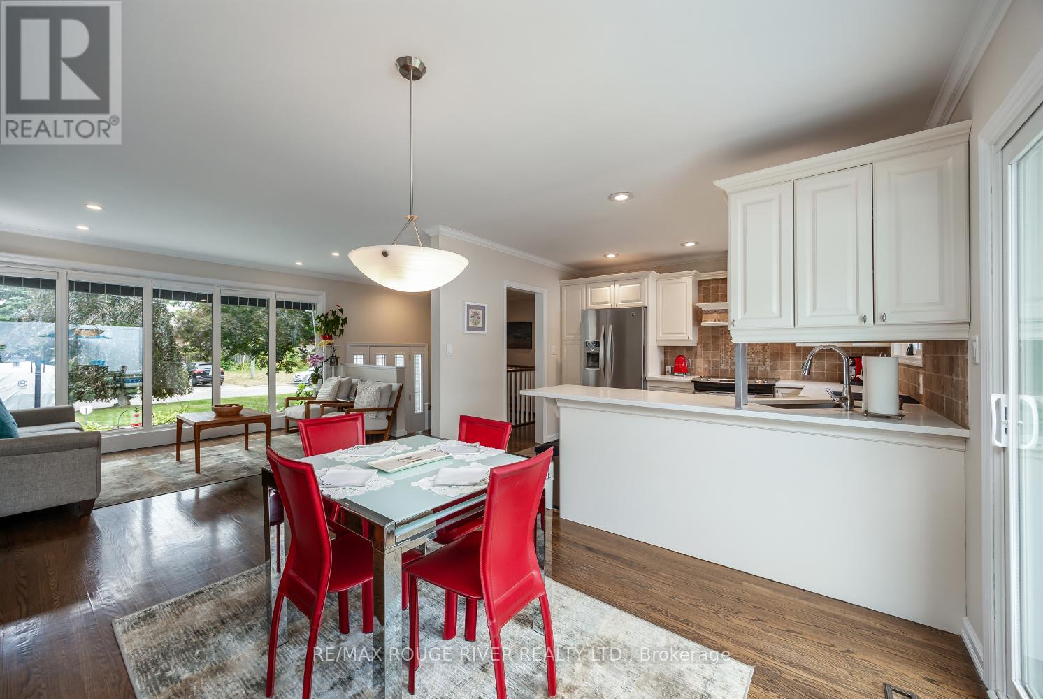 Photo 10 of 129 Briar Court, Oshawa ON