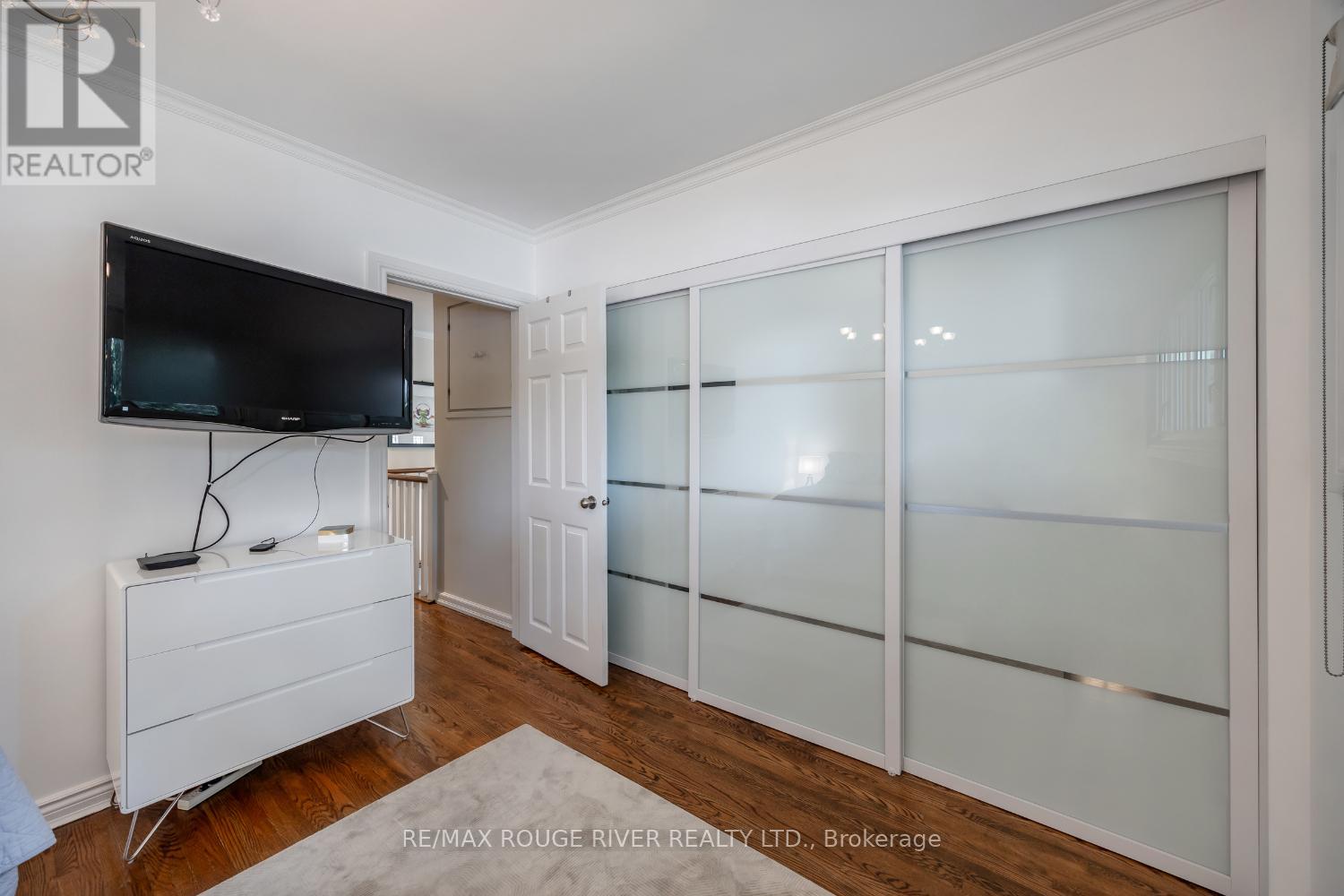 Photo 17 of 129 Briar Court, Oshawa ON