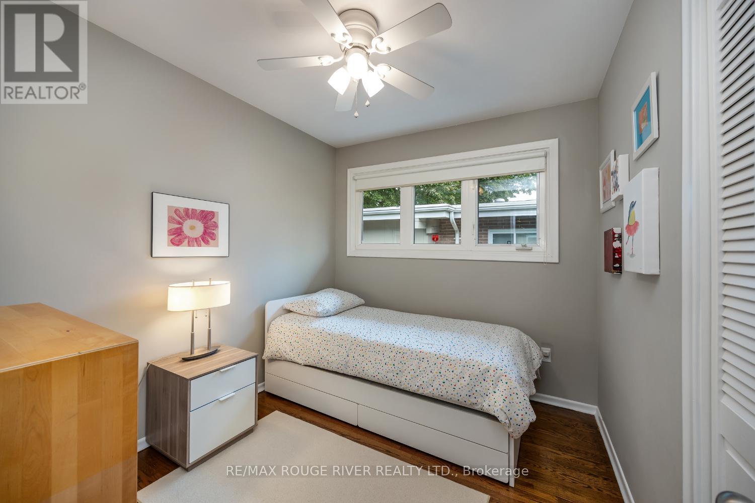 Photo 18 of 129 Briar Court, Oshawa ON