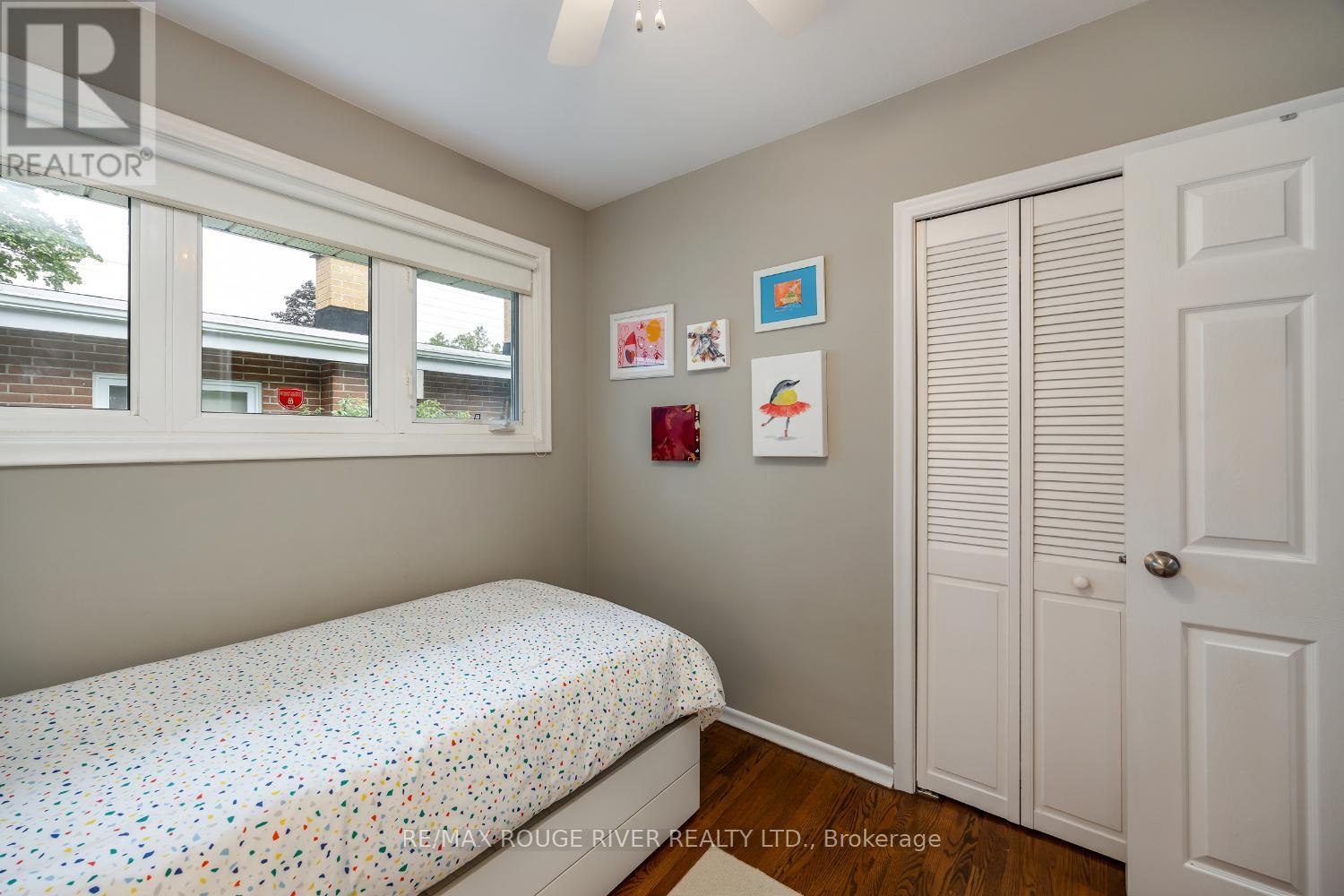 Photo 19 of 129 Briar Court, Oshawa ON