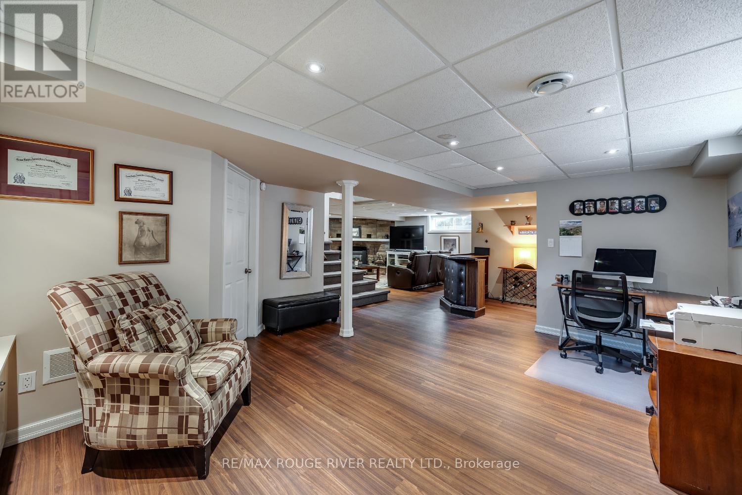 Photo 31 of 129 Briar Court, Oshawa ON