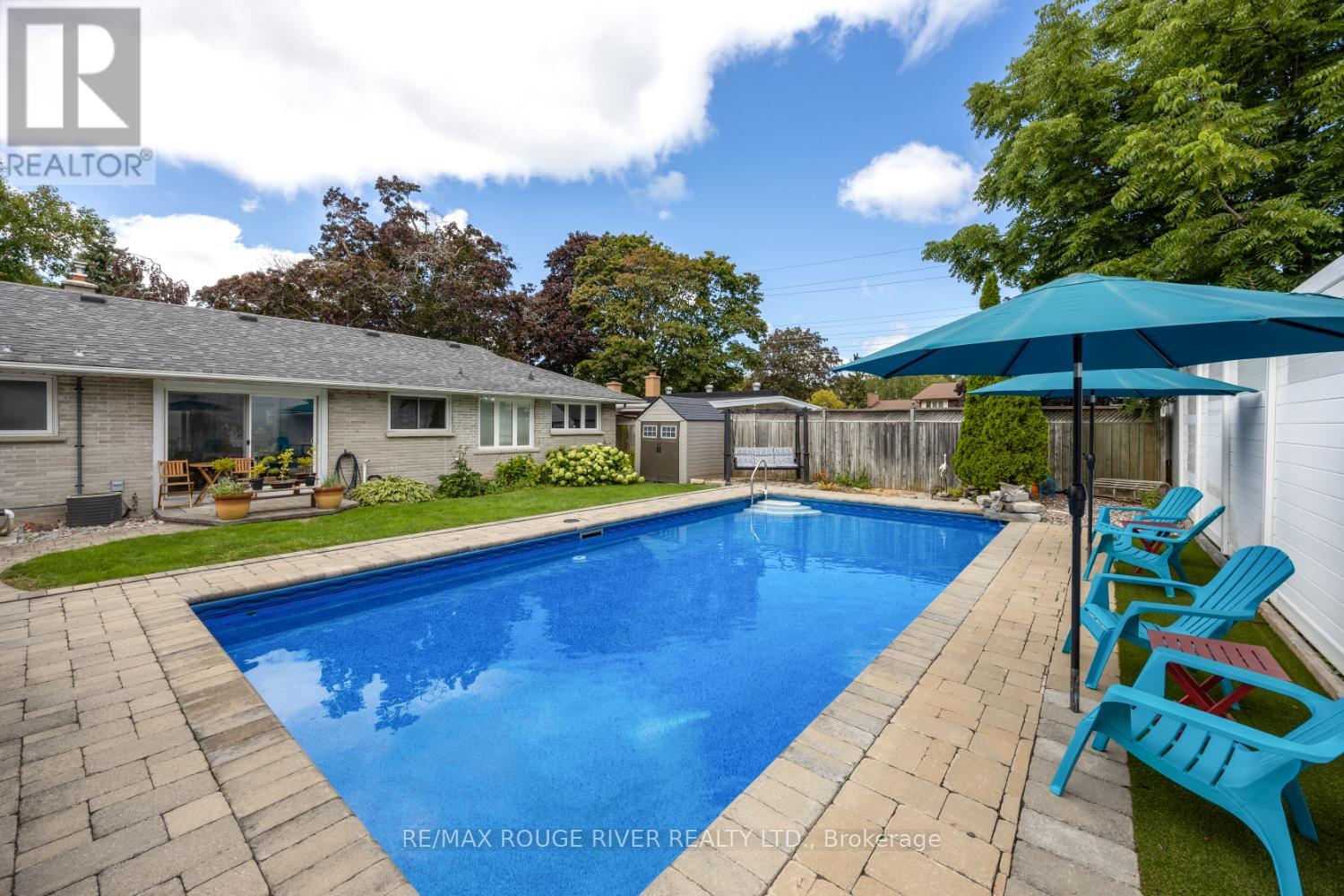 Photo 39 of 129 Briar Court, Oshawa ON