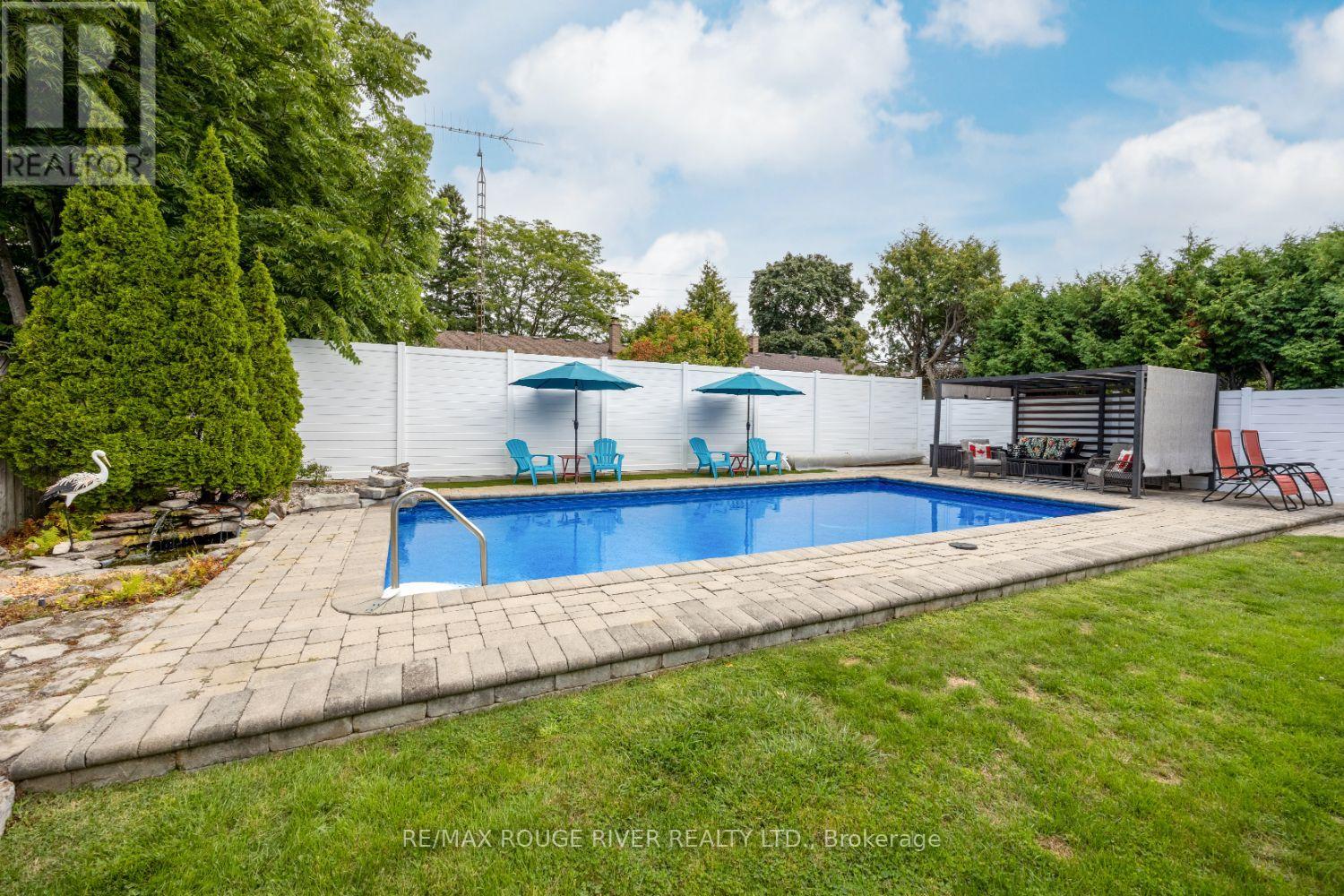 Photo 41 of 129 Briar Court, Oshawa ON