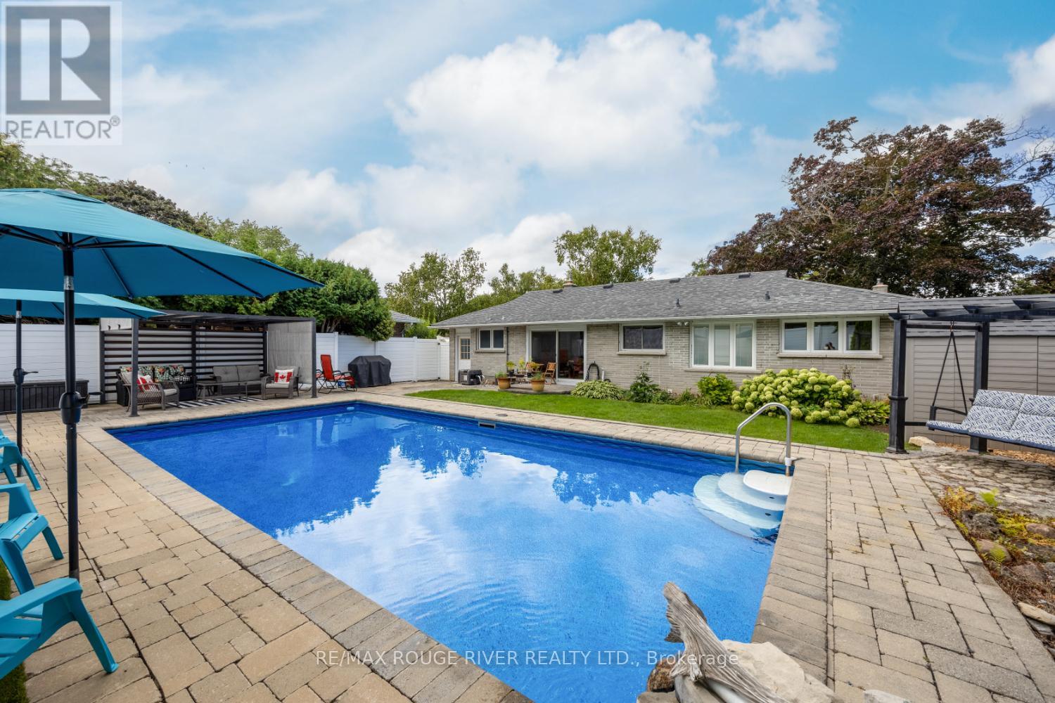 Photo 42 of 129 Briar Court, Oshawa ON