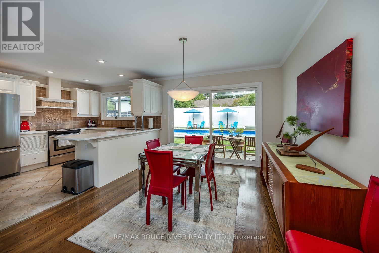 Photo 7 of 129 Briar Court, Oshawa ON
