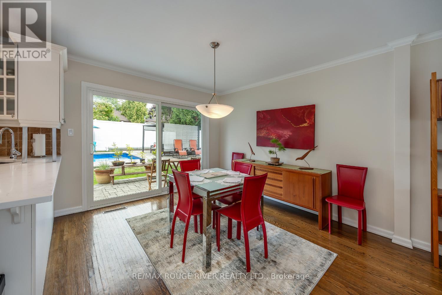 Photo 8 of 129 Briar Court, Oshawa ON