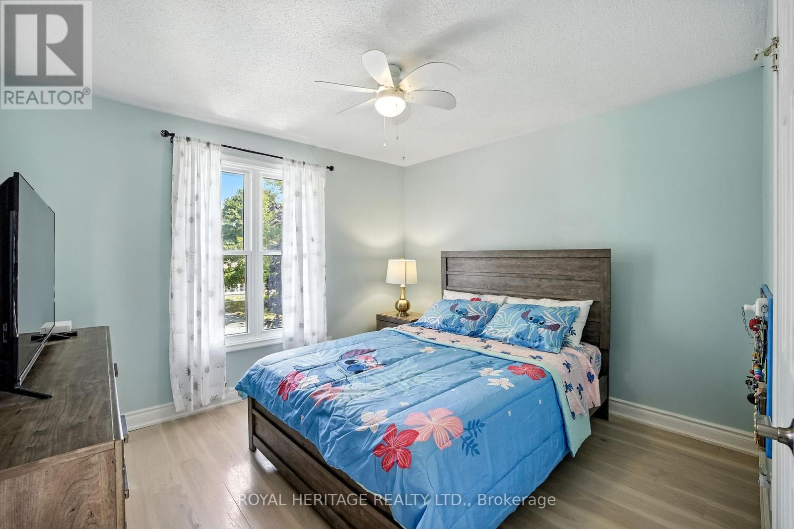 Photo 15 of 85 Pinedale Crescent, Clarington ON