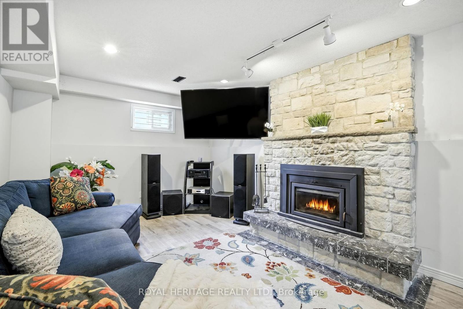 Photo 19 of 85 Pinedale Crescent, Clarington ON