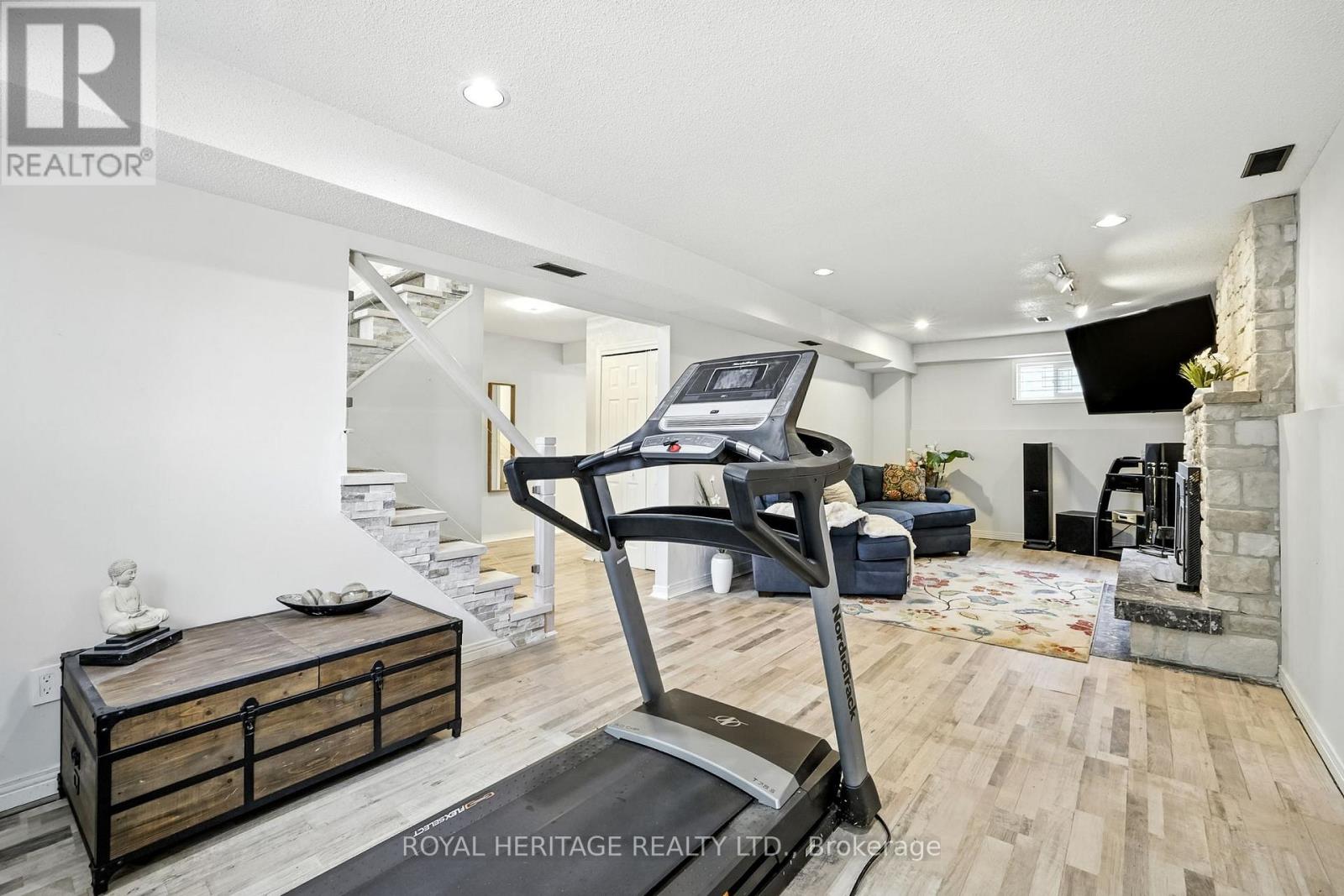 Photo 20 of 85 Pinedale Crescent, Clarington ON