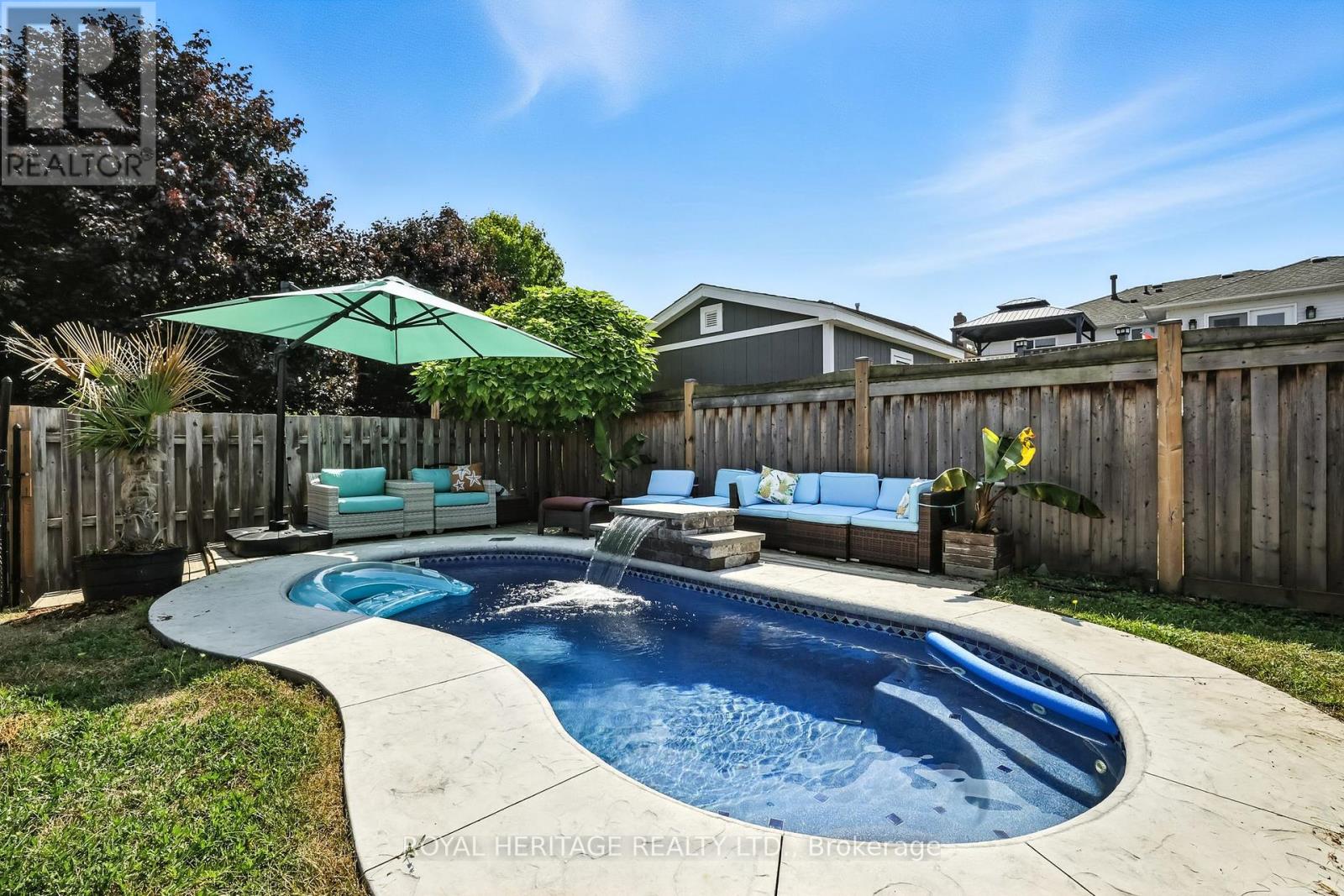 Photo 23 of 85 Pinedale Crescent, Clarington ON