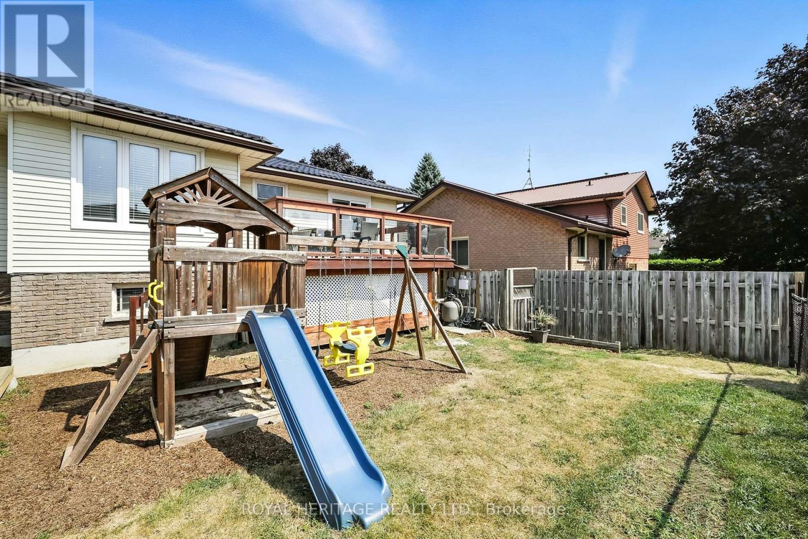 Photo 28 of 85 Pinedale Crescent, Clarington ON