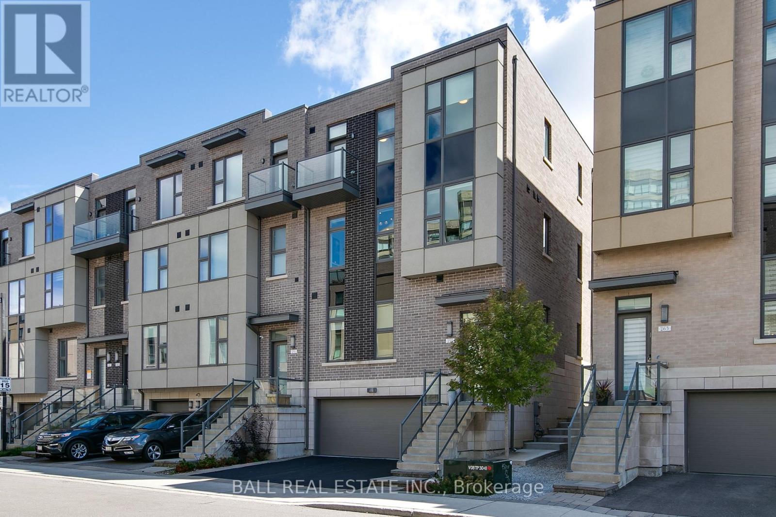 Photo 2 of 255 Smallwood Circle, Vaughan ON